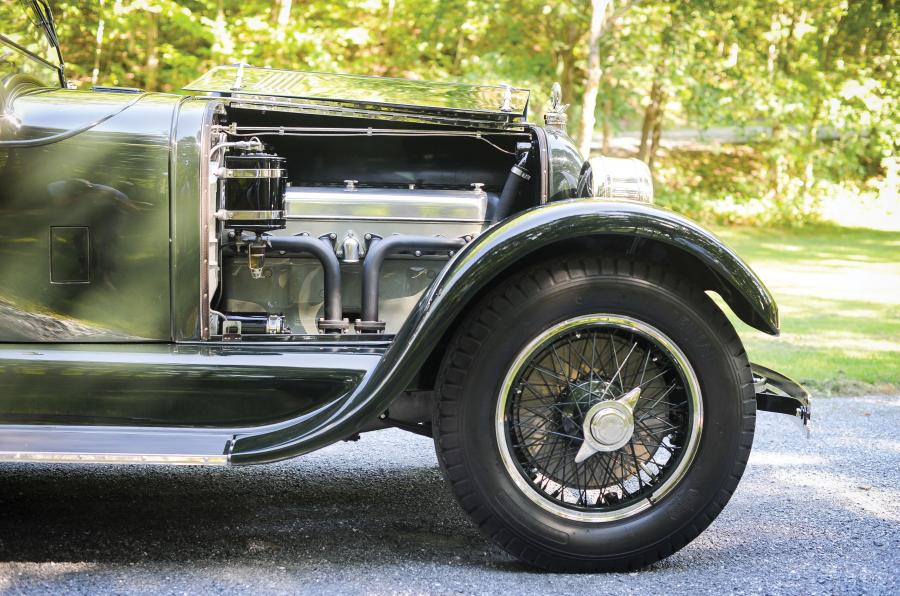 Детали экстерьера Duesenberg A977/1373 Sport Phaeton by Fleetwood 1923 года  (фото 10 из 32)